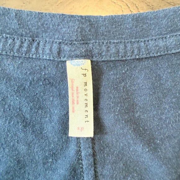 Free People Movement Navy Star Print Long Sleeve Crop Top Size S - Picture 6 of 9